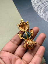 Load image into Gallery viewer, Gold polished, vintage style pendant in silver 925
