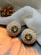 Load image into Gallery viewer, Gajra pearl earrings
