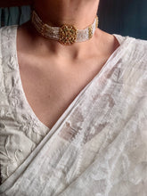 Load image into Gallery viewer, Statement kundan &amp; pearl choker necklace 1
