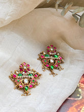 Load image into Gallery viewer, Kundan work earrings in gold polish
