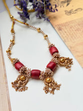 Load image into Gallery viewer, Pearl necklace handcrafted in silver 92.5 and gold polish
