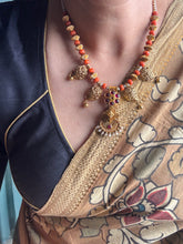 Load image into Gallery viewer, Coral necklace in silver 925 and gold polish
