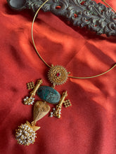 Load image into Gallery viewer, Statement vintage 925gold polish hasli with pendant-12
