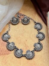 Load image into Gallery viewer, Nagru necklace set in oxidised silver 925
