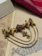 Load image into Gallery viewer, Vintage style statement pendant
