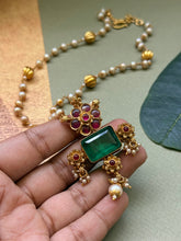 Load image into Gallery viewer, Vintage style pendant with pearl chain

