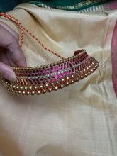 Load image into Gallery viewer, Gold Tone kundan work neckpiece
