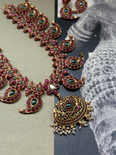 Load image into Gallery viewer, Statement kundan work mango necklace set with earrings (comes with an adjustable threadwork )
