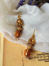 Load image into Gallery viewer, Vintage style statement earrings in sliver 925 and gold polish
