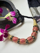 Load image into Gallery viewer, Kundan choker with thread work
