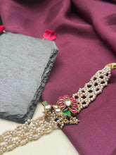 Load image into Gallery viewer, Kundan and pearl choker in silver 925
