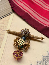 Load image into Gallery viewer, Gold polished, vintage style pendant in silver 925
