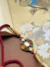 Load image into Gallery viewer, Kundan choker with adjustable thread work

