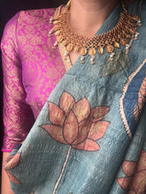 Load image into Gallery viewer, Statement vintage style kundan necklace set
