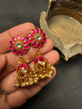 Load image into Gallery viewer, Silver 92.5 gold polish kundan earrings
