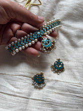 Load image into Gallery viewer, Turquoise attigai necklace with earrings
