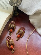 Load image into Gallery viewer, Statement pendant with earrings

