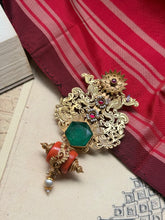 Load image into Gallery viewer, Vintage style statement pendant

