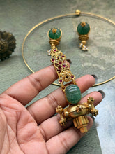 Load image into Gallery viewer, Vintage style hasli pendant set
