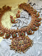 Load image into Gallery viewer, Statement mango necklace with earrings in silver 925 and gold polish

