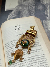 Load image into Gallery viewer, Gold polished, vintage style pendant in silver 925
