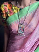 Load image into Gallery viewer, Handpainted Mughal flower pendant necklace
