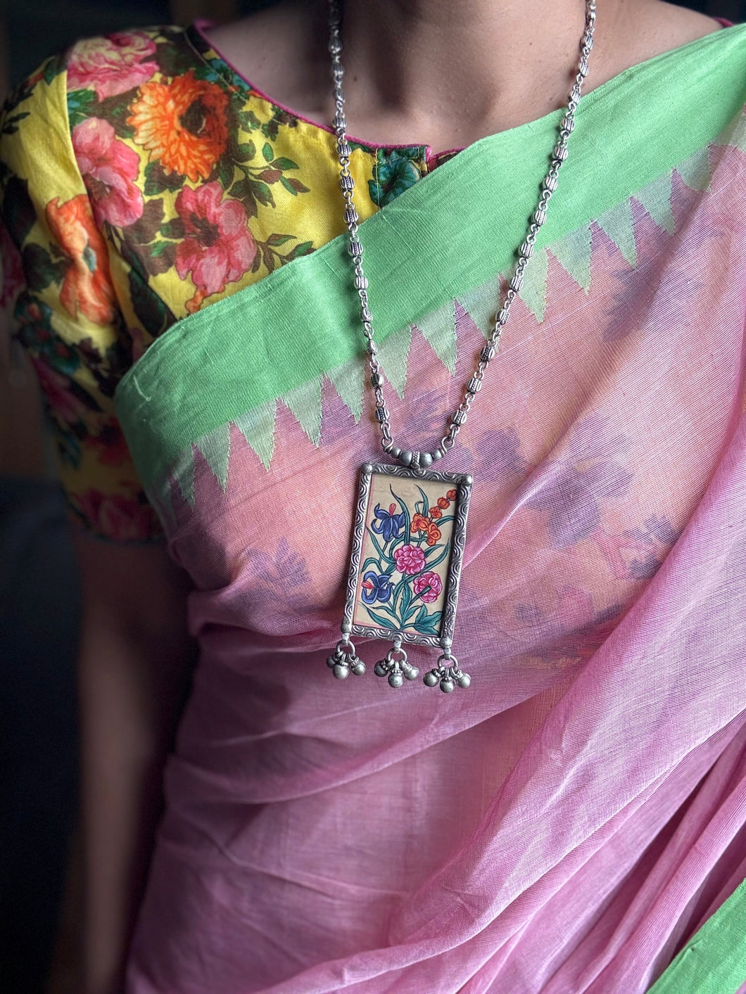 Handpainted Mughal flower pendant necklace