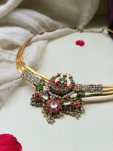 Load image into Gallery viewer, Statement vintage style pearl hasli
