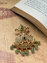 Load image into Gallery viewer, Vintage style pendant and earring  set with cut stones
