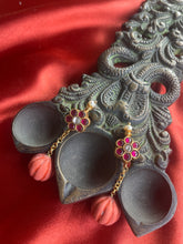 Load image into Gallery viewer, Silver 92.5 gold polish kundan earrings with coral drops
