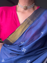 Load image into Gallery viewer, Statement pearl choker
