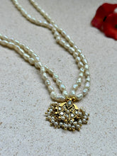 Load image into Gallery viewer, Kundan and pearl necklace
