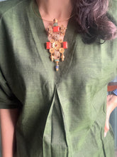 Load image into Gallery viewer, Vintage coral hasli with detachable pendant
