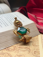 Load image into Gallery viewer, Vintage style statement pendant
