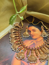 Load image into Gallery viewer, Statement vintage style necklace set

