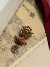 Load image into Gallery viewer, Vintage style statement pendant
