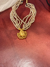 Load image into Gallery viewer, Statement vintage style pearl bunch with nagru
