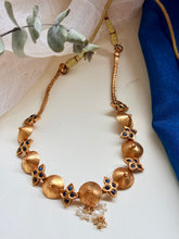 Load image into Gallery viewer, Vintage style necklace
