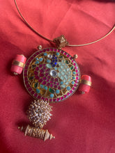 Load image into Gallery viewer, Statement vintage 925gold polish hasli with pendant-6
