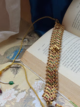 Load image into Gallery viewer, Vintage style statement choker
