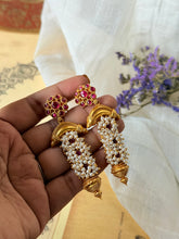 Load image into Gallery viewer, Vintage style statement earrings in sliver 925 in gold polish
