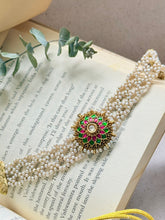 Load image into Gallery viewer, Statement pearl choker
