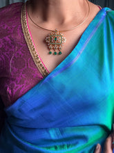 Load image into Gallery viewer, Vintage style pendant with cut stones
