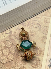 Load image into Gallery viewer, Vintage style statement pendant
