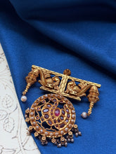 Load image into Gallery viewer, Vintage style statement pendant
