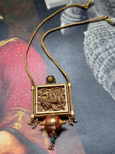 Load image into Gallery viewer, Vintage style pendant necklace
