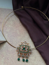 Load image into Gallery viewer, Vintage style pendant with cut stones
