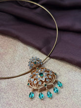 Load image into Gallery viewer, Vintage style pendant with cut stones

