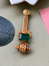 Load image into Gallery viewer, Gold polished, vintage style pendant in silver 925
