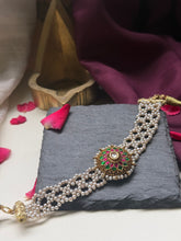 Load image into Gallery viewer, Kundan and pearl choker in silver 925
